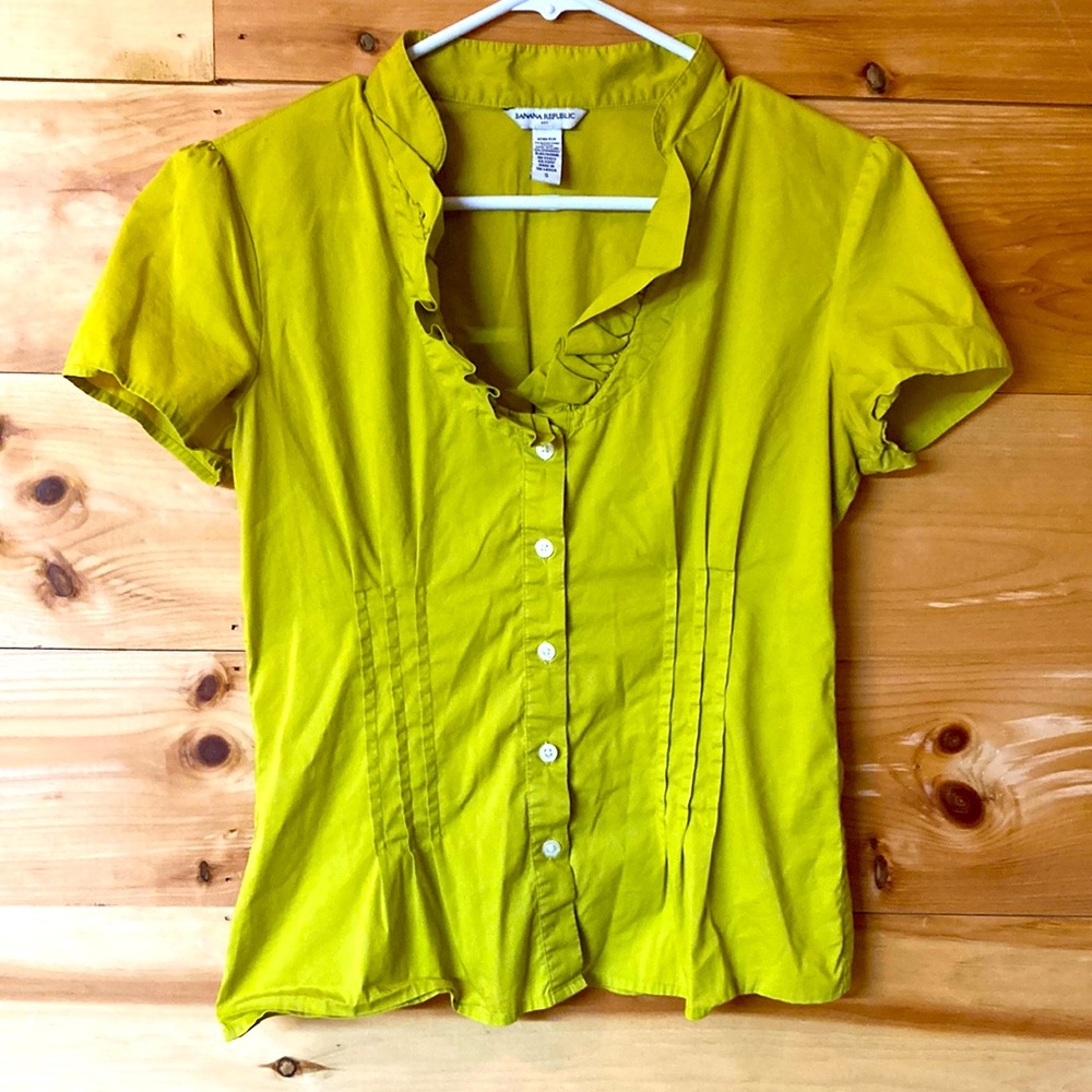 Banana Republic cute top!